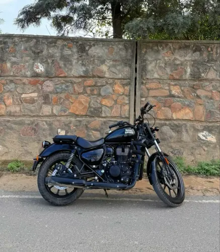 Meteor 350 / Fireball Black - Letícia