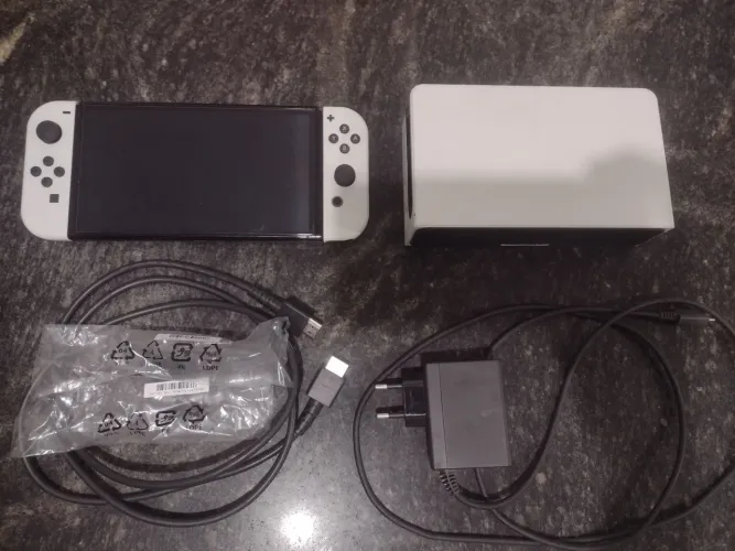 Nintendo Switch OLED Branco - Completo na Caixa | Excelente Estado