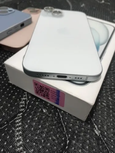 iPhone 15 ainda com garantia da loja