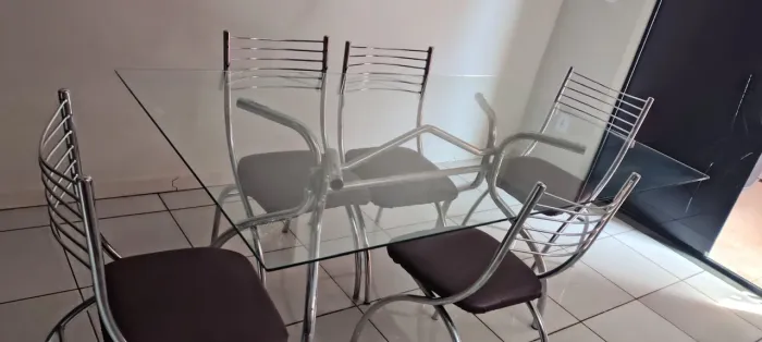 Vende-se mesa jantar