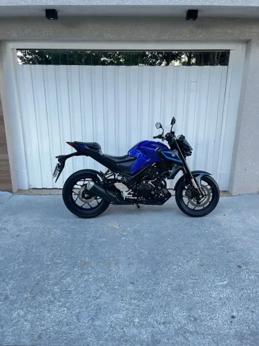 Yamaha MT 03 2024 ABS Azul, só 9.300 km, moto impecável 