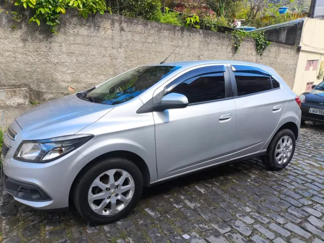 Chevrolet Onix Hatch LT 1.4 8V Flex Power Mec. 4P 2013