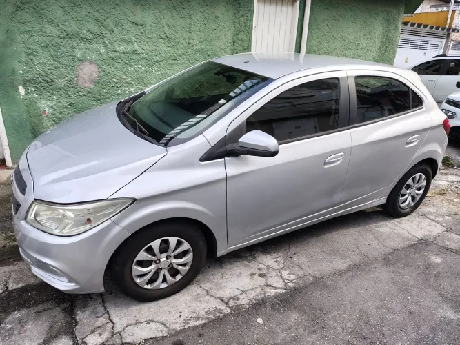 Chevrolet Onix JOY Hatch 1.0 8V Flex Mec. 4P 2018