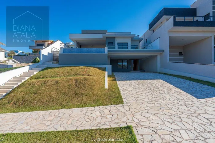 Casa com 3 Suítes, piscina e lazer completo no Condomínio Santa Isabel