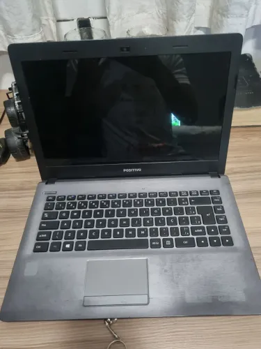 Notebook barato (funciona perfeitamente)