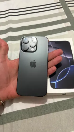 IPhone 16 PRO 256 GB | Black Titânio | Sem Marcas De Uso | Bateria 90 % |