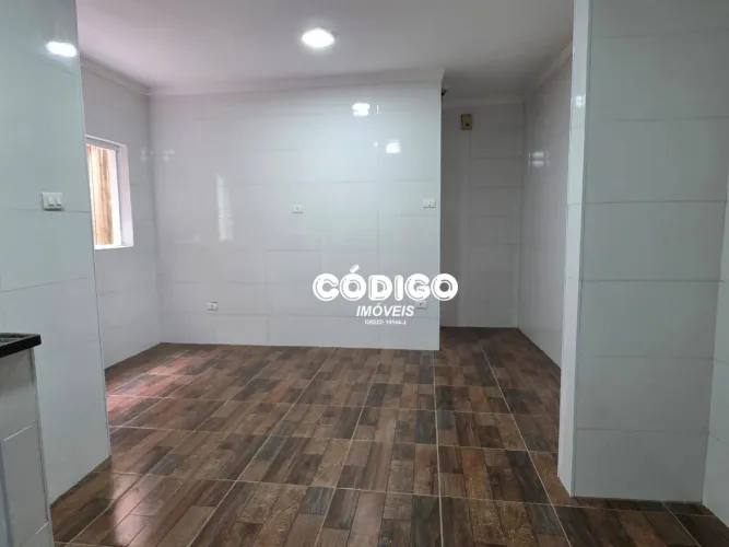 Sobrado com 2 dormitórios para alugar, 150 m² por R$ 2.300,00/mês - Recanto Bom Jesus - Gu