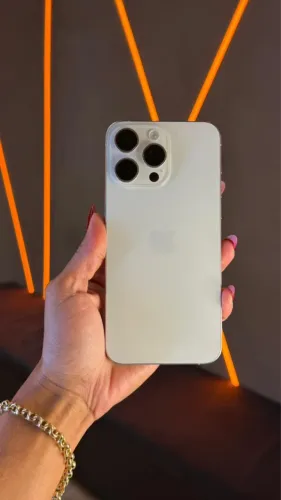 15 PRO MAX BRANCO DE 512GB ( SAUDE 76% )