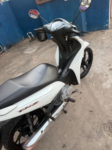 Honda Biz 110 2018 branca tudo da 125 valor 12.500