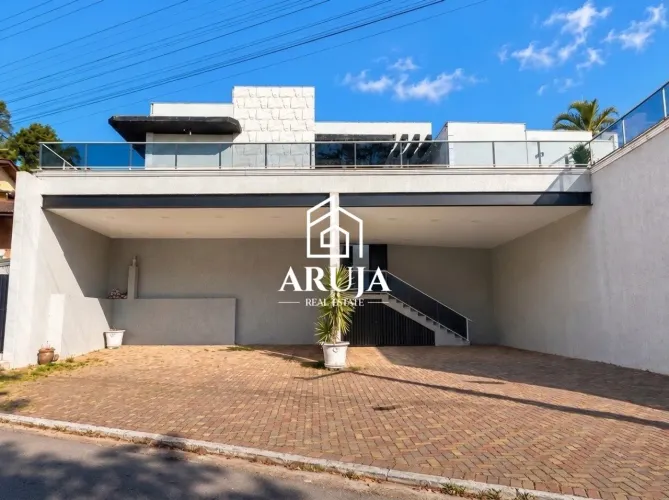 Casa de Alto Padrão no Arujazinho I, II ou III com 4 Suítes, Piscina e Jacuzzi