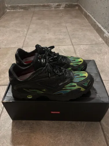 Nike x Supreme Air Zoom Streak Spectrum 