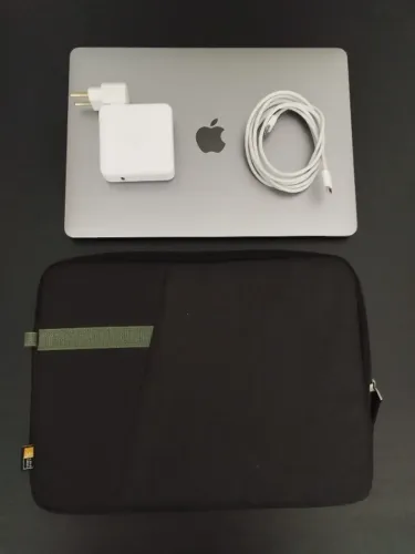 IMPECÁVEL Macbook Pro 13.3 Touch Bar 2016 Modelo A1706 