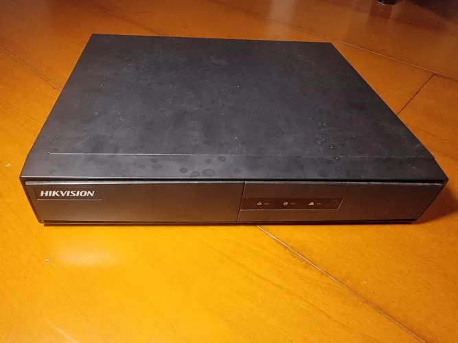 NVR HIKVISION POE 4 Câmeras - DS7100 Series