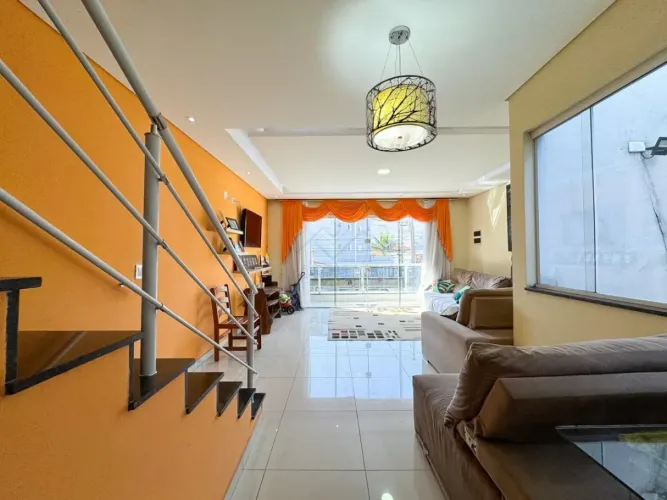 Sobrado de 03 Suítes por R$ 799.000,00 na Vila Helena - Santo André - SP