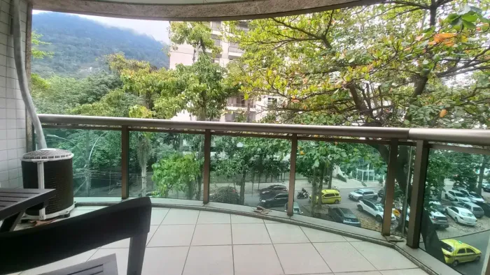 Imóvel para aluguel e venda na Av Borges de Medeiros, Lagoa
