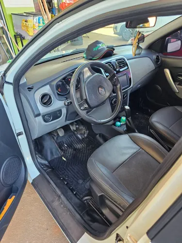 Renault Logan Dynamique Hi-flex 1.6 8V 4P 2016