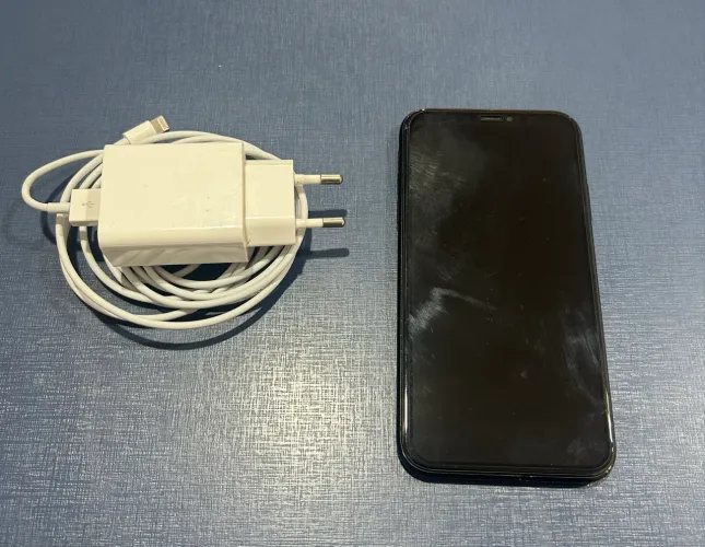 iPhone XR 64GB Preto