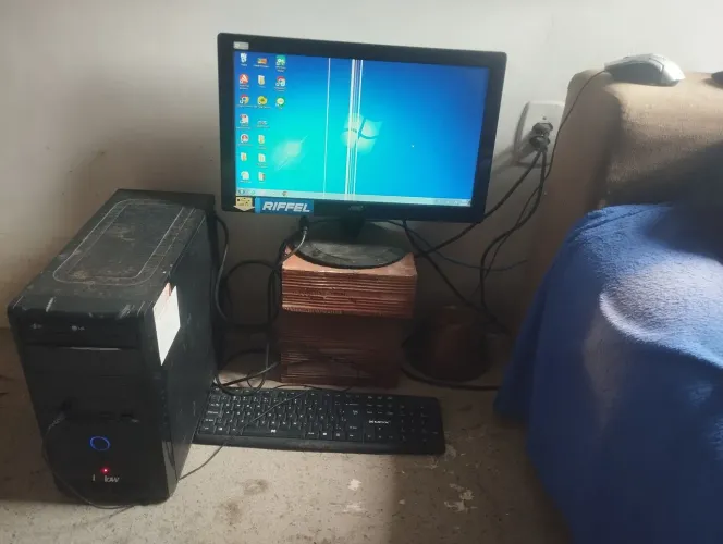 Vende-se computador completo windows 7 aceito troca do meu interesse 