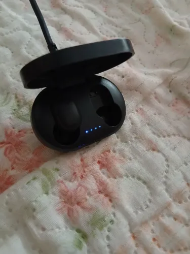 Fone de ouvido redmi, tá faltando um só.