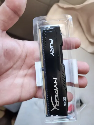 Memória RAM HyperX Fury 4GB DDR4 2400MHz - Kingston (Preta)