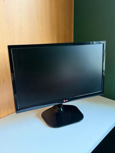 Monitor LG 23 IPS Full HD - Modelo 23MP55HQ - R$ 350,00