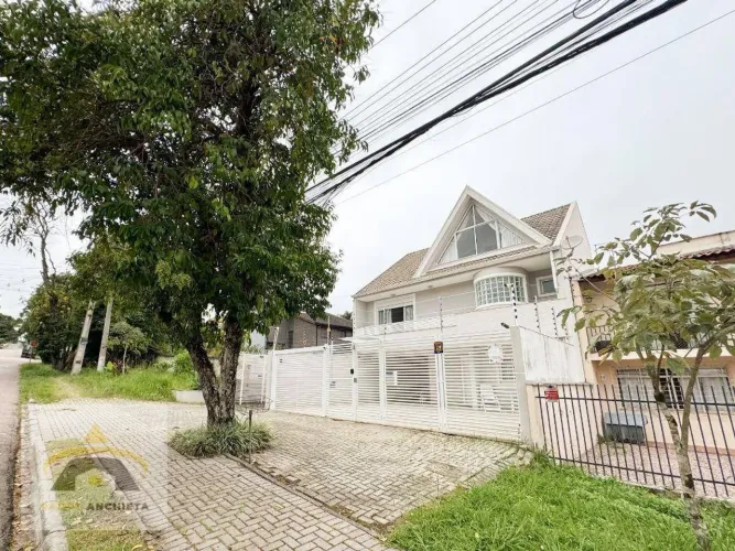 Sobrado com 3 dormitórios à venda, 231 m² por R$ 1.540.000 - Campina do Siqueira - Curitib