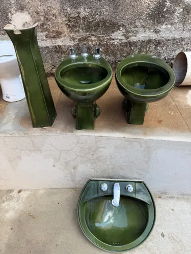 Vaso sanitário retrô verde