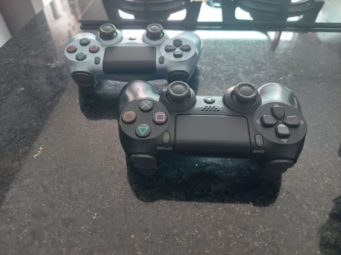 Controle Playstation 4 Sony original kit com 2 preto e azul