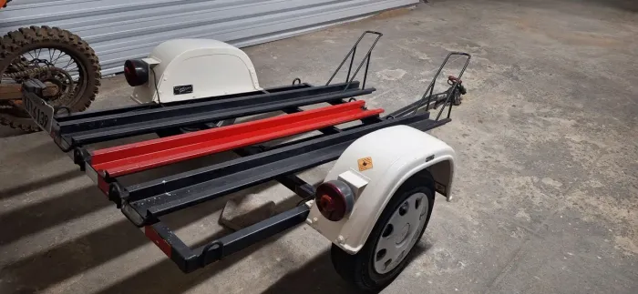 Vendo Reboque  Karmann Guia para 2 moto ano 1988 