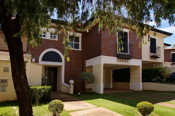 Casa de condomínio à venda no bairro Parque Alto Taquaral em Campinas, SP.