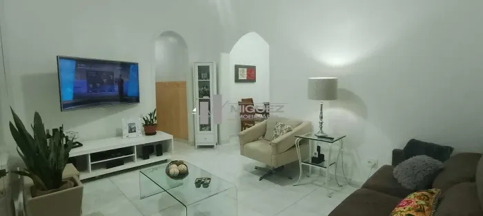 Aluga-se Amplo Apartamento na Praça Saens Pena