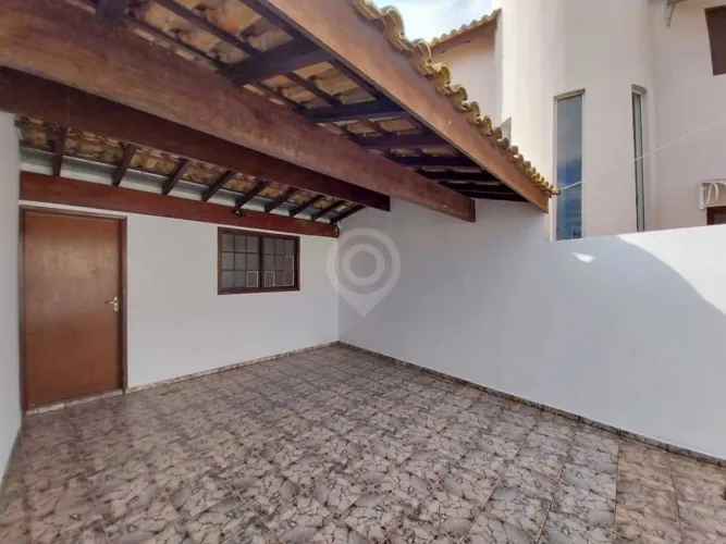 Casa de rua : / Residencial / Loteamento Santo Antônio