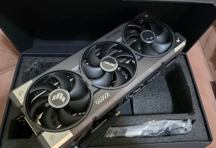 RTX 5080 TUF