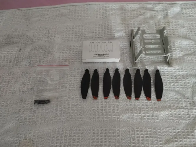 Hélices do drone mini 2 e trem pouso 
