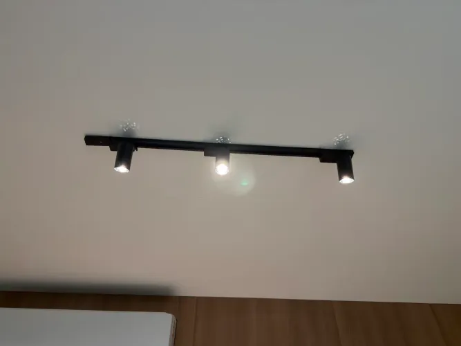 2 Luminárias de Trilho Preta com 3 Spots Direcionáveis