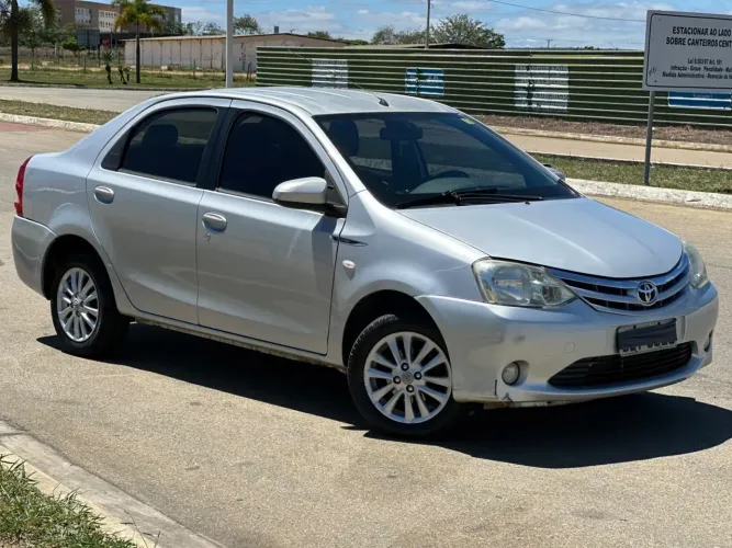 Toyota Etios XLS Sedan 1.5 Flex 16V 4P Mec. 2014