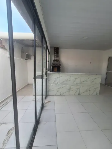 Casa para alugar em condomínio fechado com 2 quartos 1 suíte e armários planejados jardim