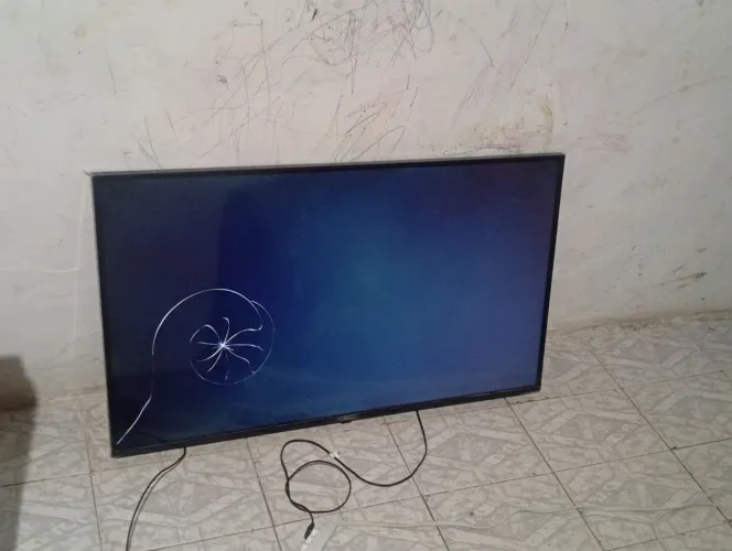 Tv LG 43 polegadas seminova