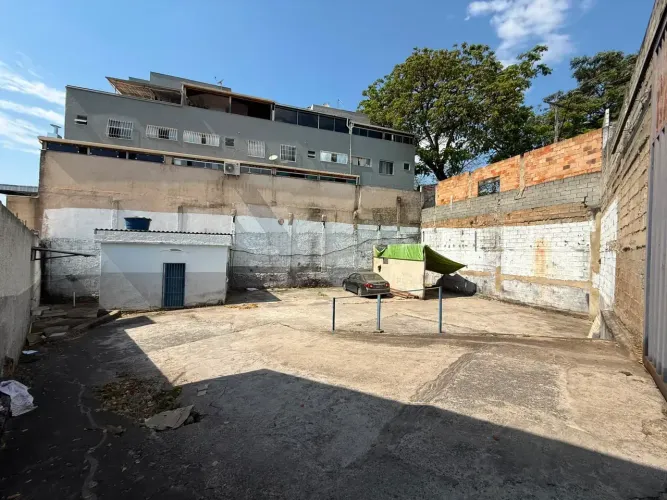 Excelente Galpão de 400m para locação na Avenida João Samaha São João Batista Venda Nova