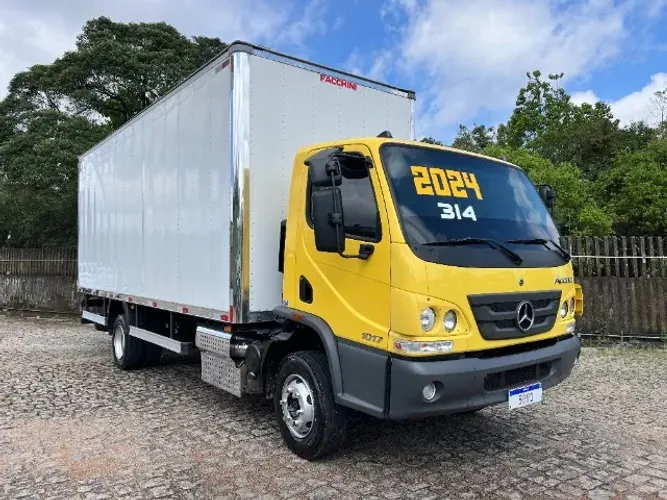 MB Accelo 1017 ano 2024/24 - Euro 6 - Mercedes Benz - Completo - Cabine bolha - Impecável