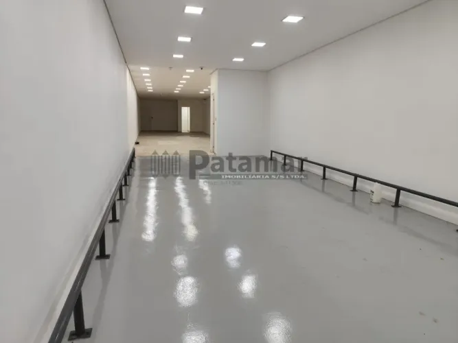Bela vista loja comercial totalmente reformada com 153 metros quadrados.