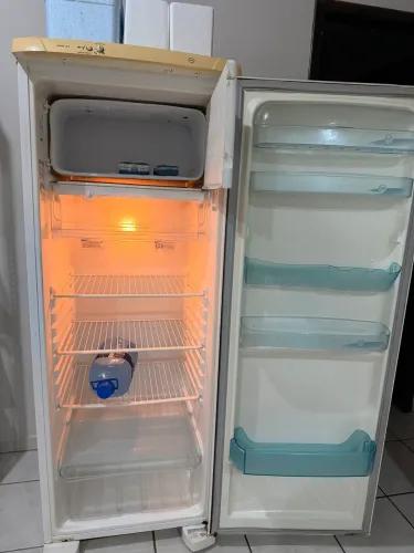 Geladeira eletrolux