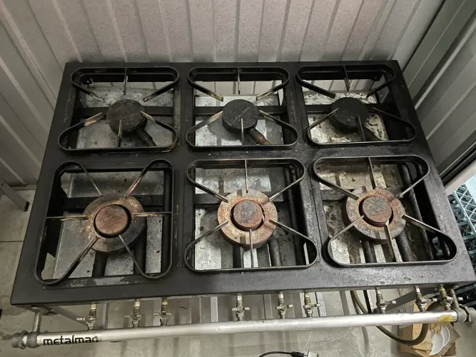 Fogão industrial 6 bocas metalmaq sem forno novíssimo 