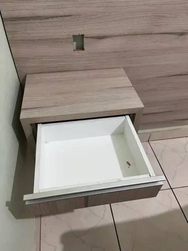Vendo cabeceira MDF, precisa de alguns reparos, mais em ótimos estado!!