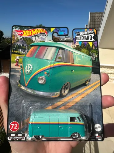 HotWheels Premium - VW Kombi T2 Panel Bus 
