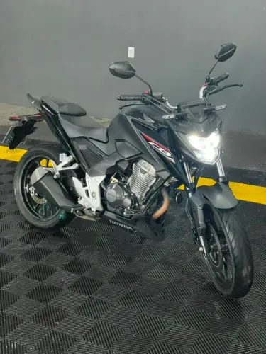 CB 300F Twister 25/25
