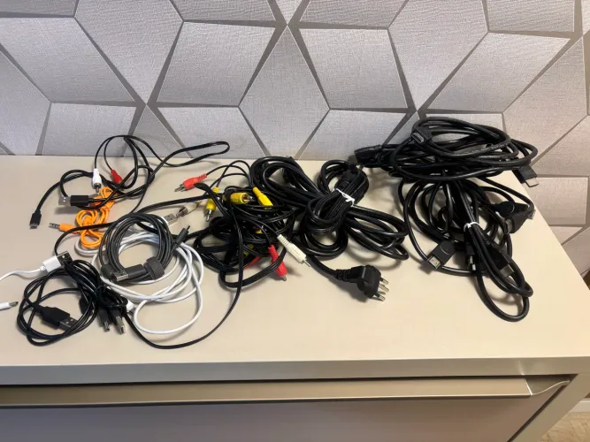 Lote com +10 Cabos Variados (HDMI, USB, RCA, Energia) - Todos por R$ 30