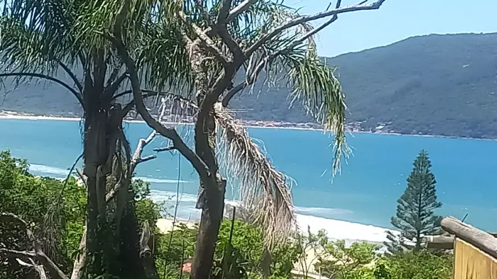 Alugo casa anual na Praia da Solidão Florianópolis SC