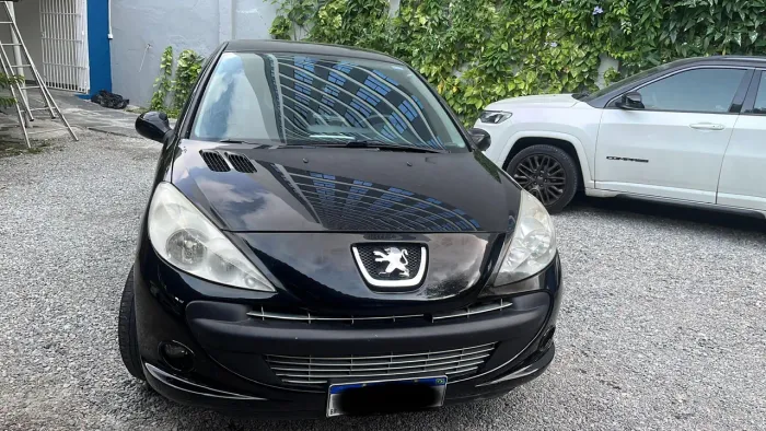 Peugeot 207 Sedan Passion XR 1.4 Flex 8V 4P 2011