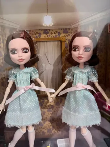 The Shinning Monster High Iluminado Bonecas Skullector